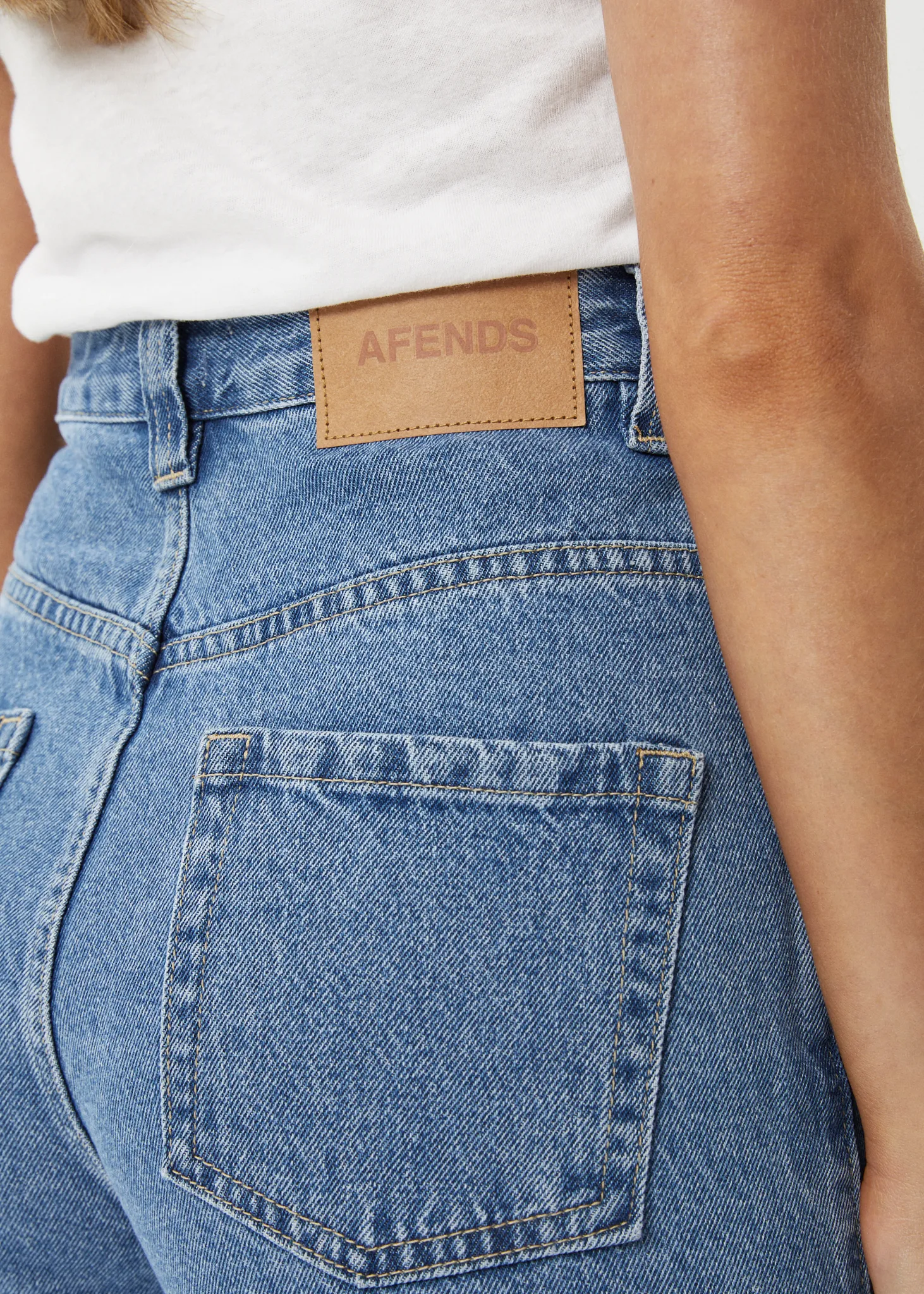 EMILIE DENIM WORKWEAR SHORT - WORN BLUE