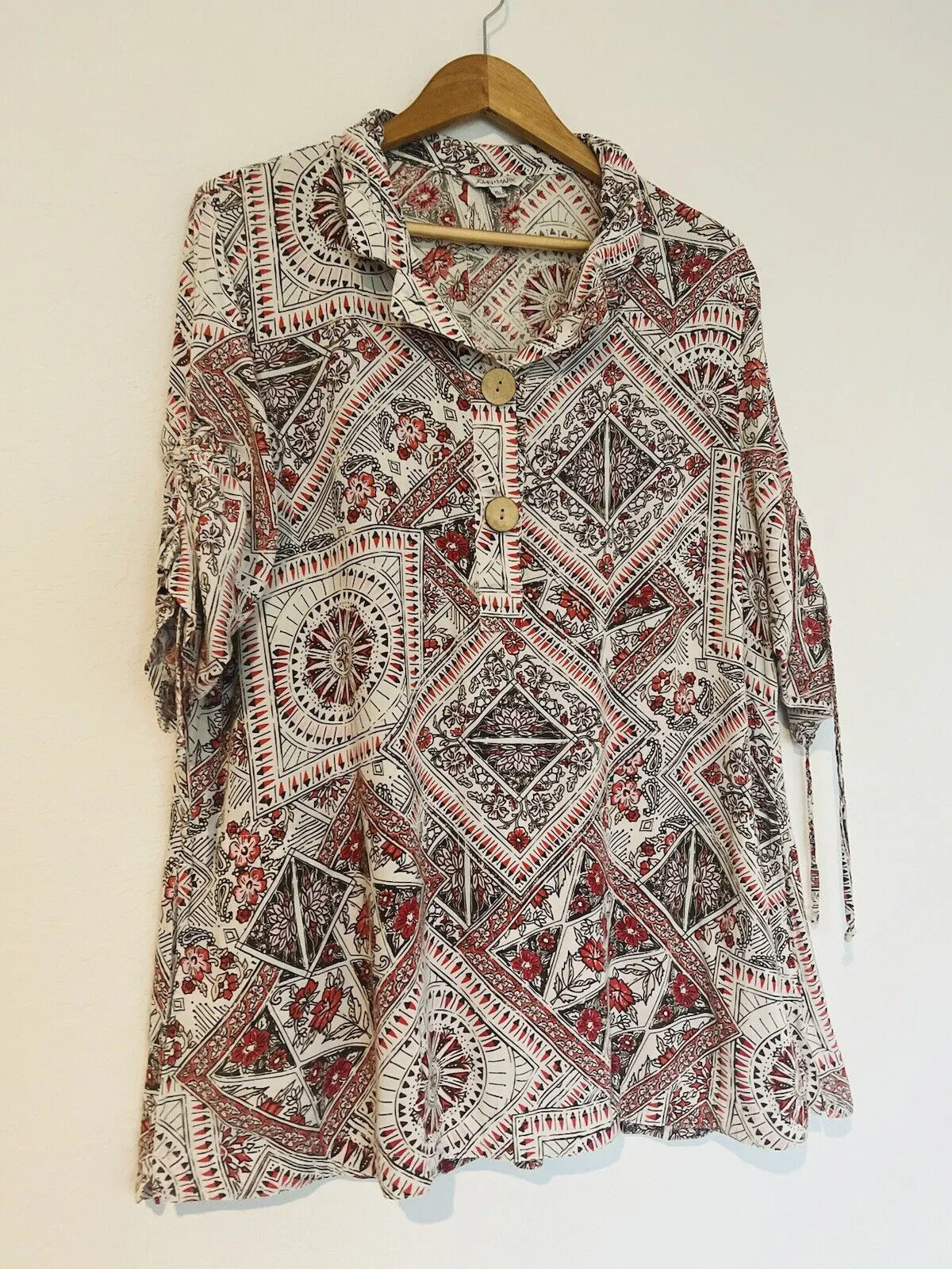 JOHN MARK Beige Floral Button 1/2 Button Shirt Sz XL Ruched Pocket Wire Tunic