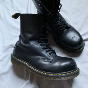Steel-toe Black 1460's