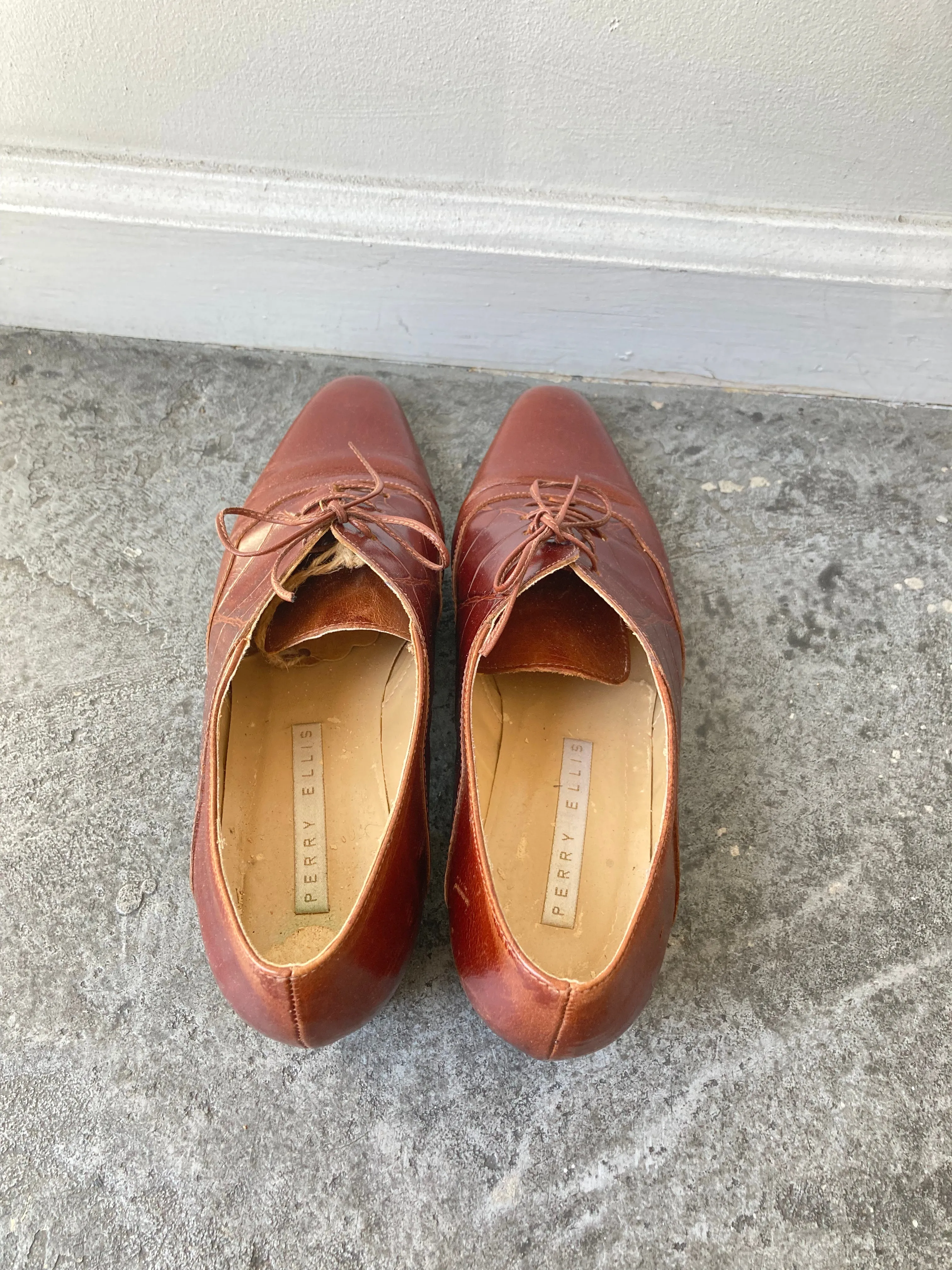 Vintage Perry Ellis Cognac Oxford Low Heels