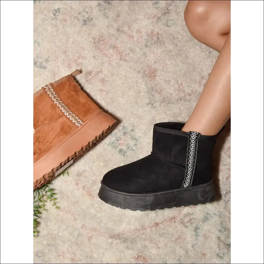 WILD DIVA Trendy Round Toe Platform Boots