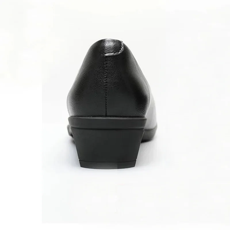 Women's Black Leather Work Shoes Round Toe Pumps Thick Heels Soft Sole Professional Non-Slip Work Shoes